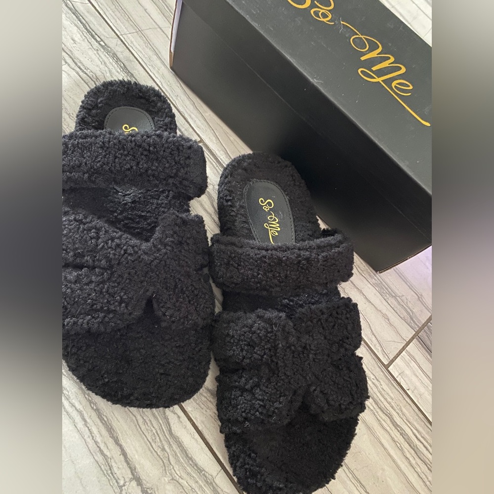 NEW BLACK SANDALS